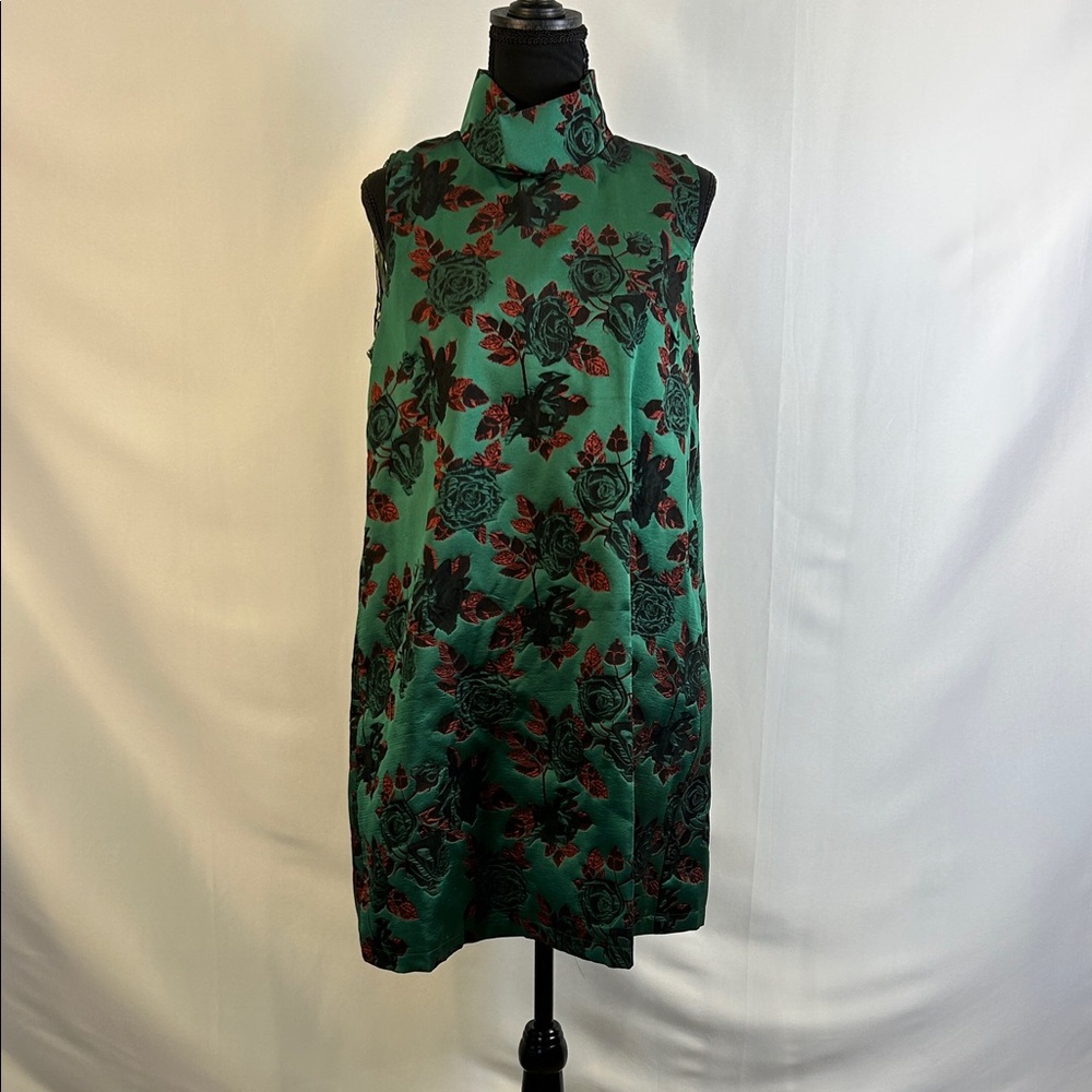 Chic Green Floral Sleeveless Shift Dress